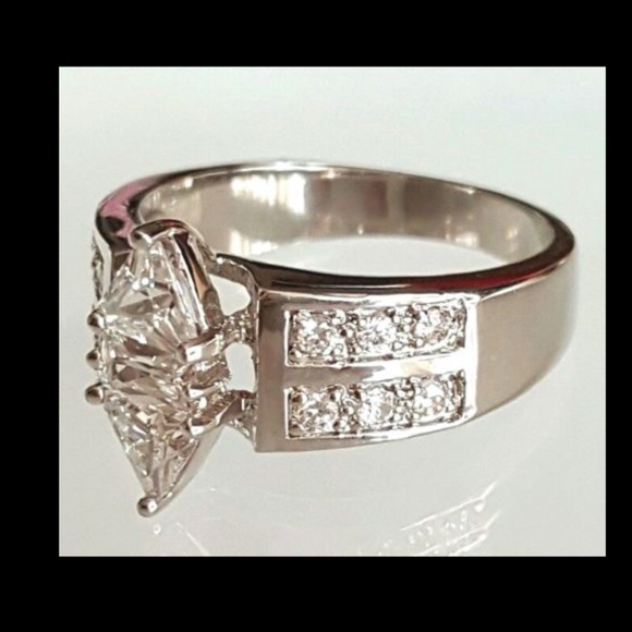 Silver Cubic Zirconia Solitaire  Ring Size 10 Marquise Cut - Picture 5 of 9